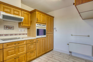 Kitchen/Breakfast Room- click for photo gallery